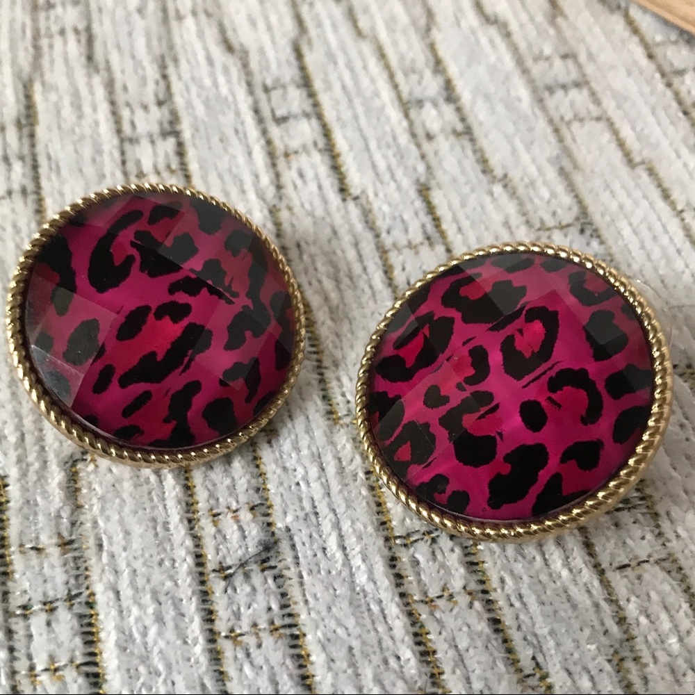 “Pink Panther” Button Earrings - Picture 4 of 6